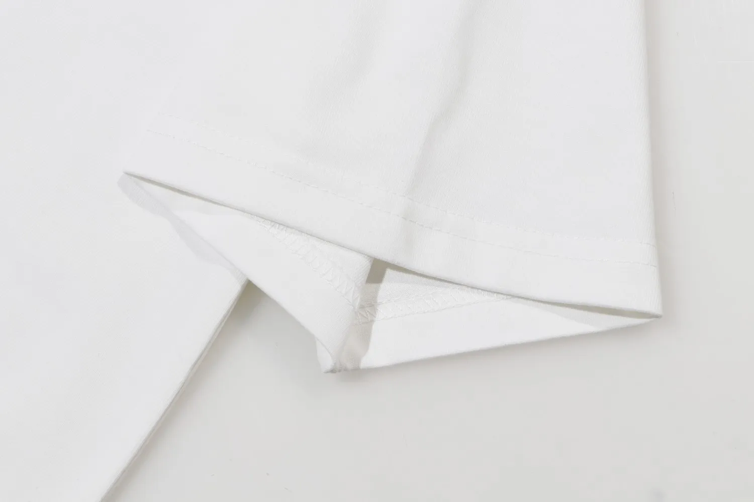 Arc’teryx ARC 23SS T 60 ， g 。 Breathable， ， ， 。 logo ， 。 ， 。 ， ， ， ， 。 Size:XS-L